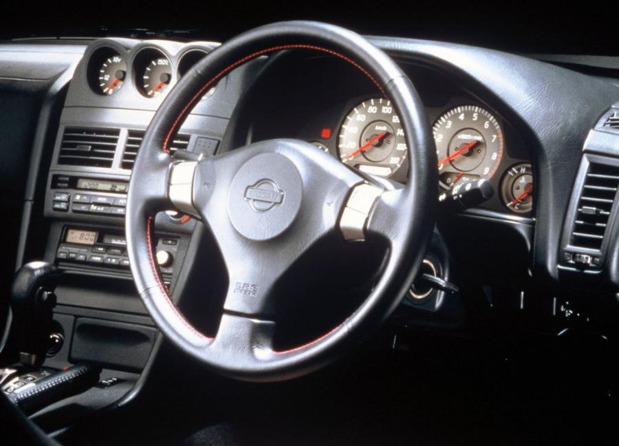  Nissan Skyline GT Sedan 1998 года  (фото 2 из 4)